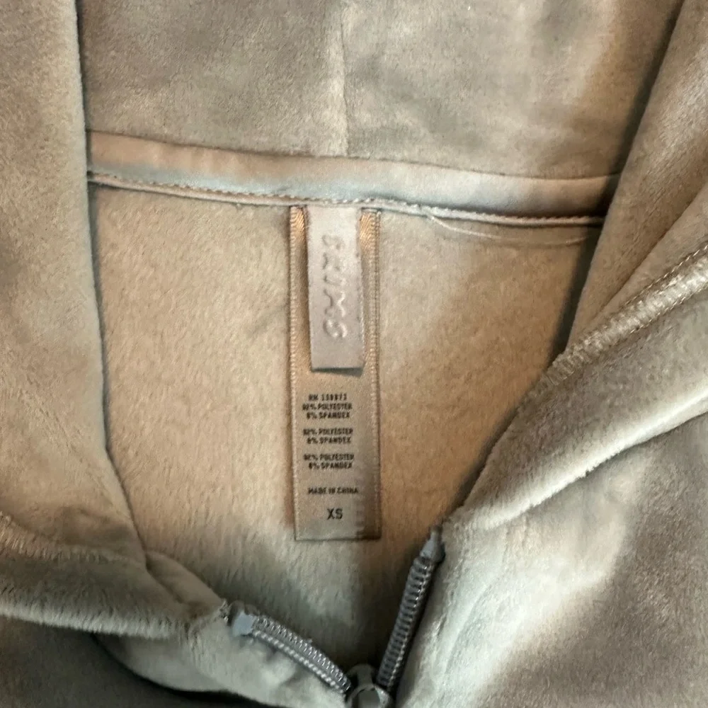 SKIMS Velour Zip Up Hoodie - Smoke - Picture 4 of 6